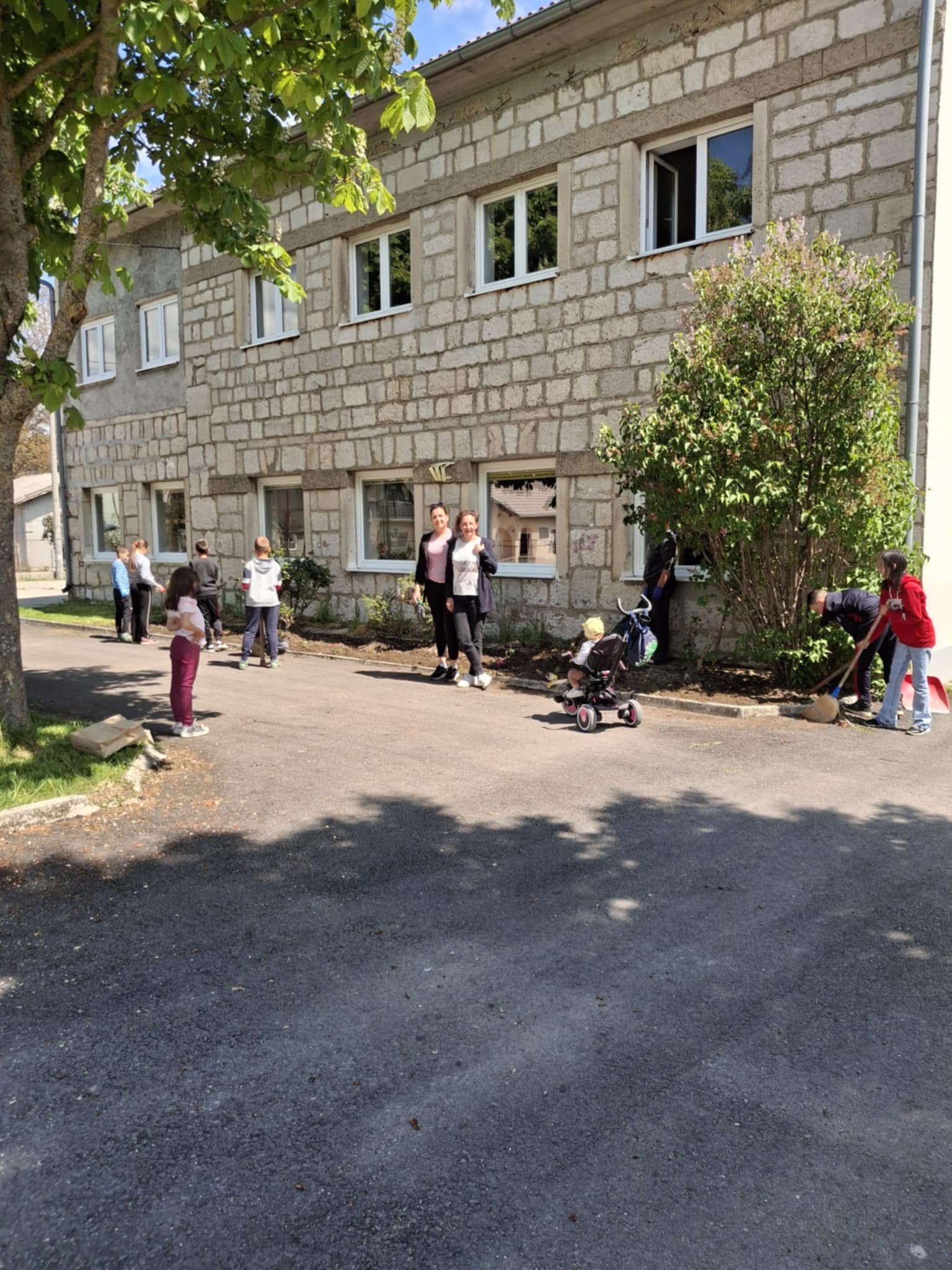 12Uenici_O_Ivana_Maurania_PO_Sarajlije_u_akciji_zatite_okolia.jpg - 365,01 kB