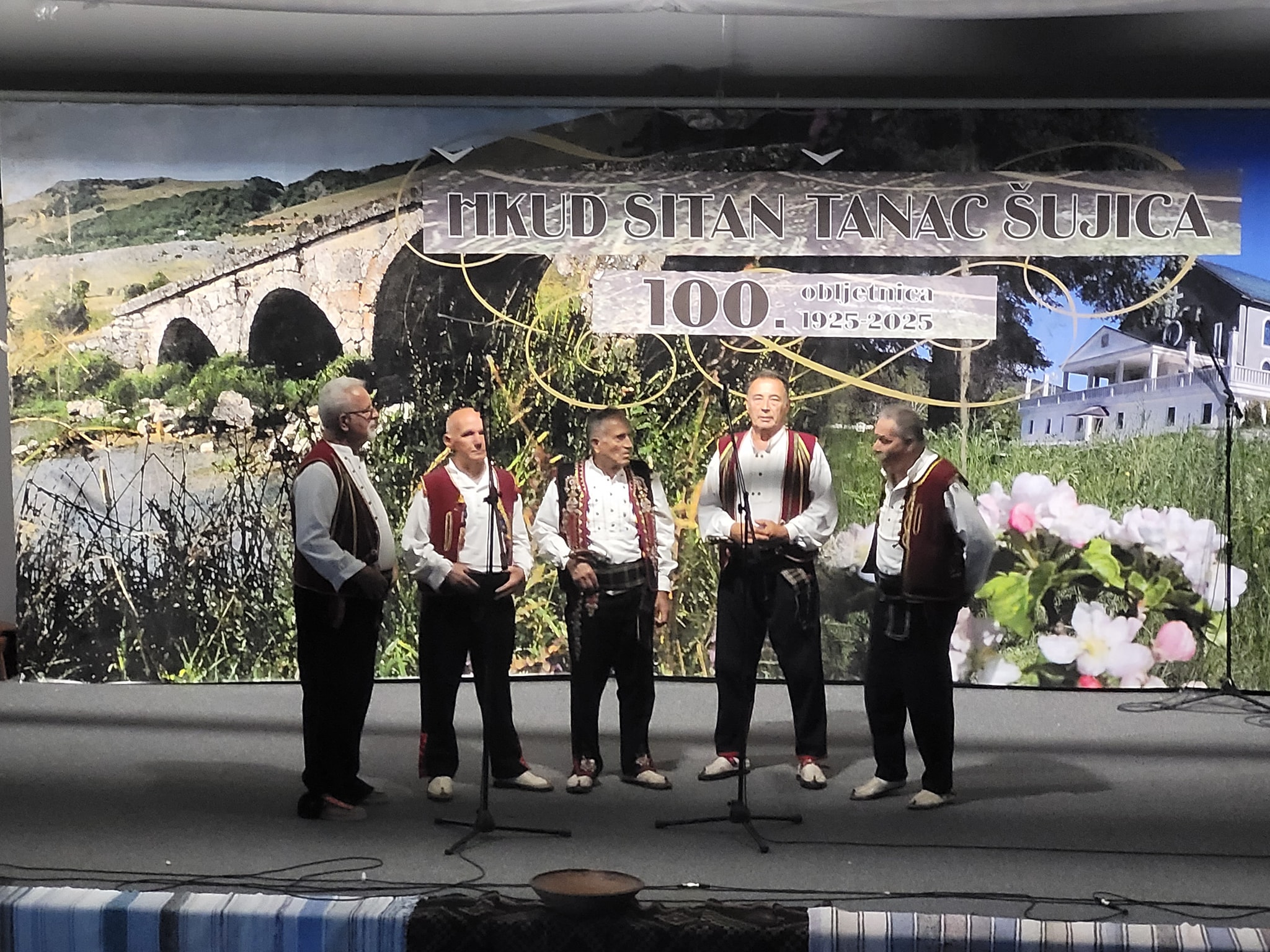 Sarajlijani_u_ujici_1.jpg - 716,81 kB