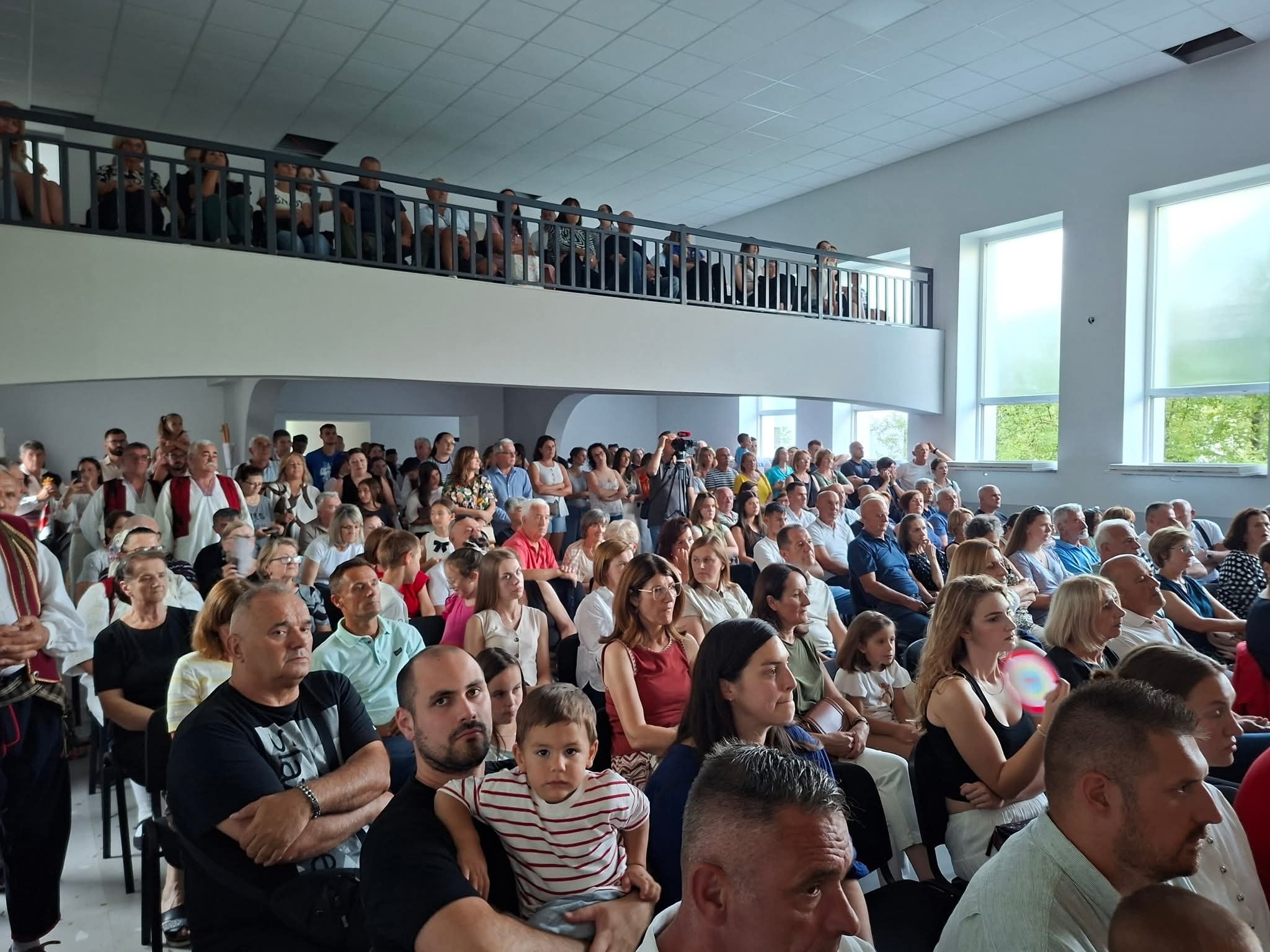 Sarajlijani_u_ujici_4.jpg - 408,64 kB